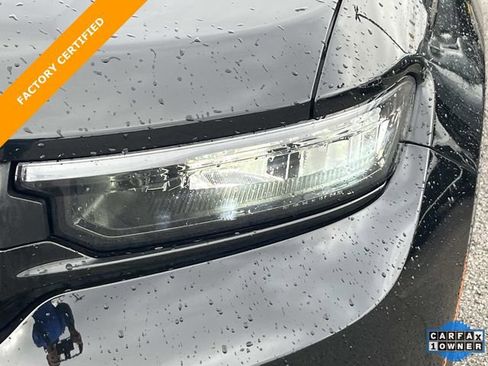 Certified 2024 Jeep Grand Cherokee L Limited w/ Luxury Tech Group II image 10