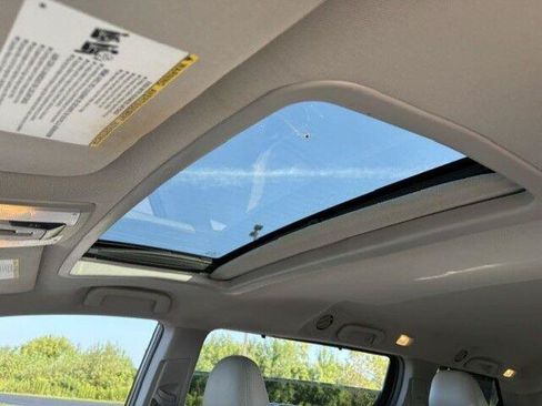 Used 2017 Toyota Sienna XLE w/ XLE Navigation Package AWD/4WD image 2