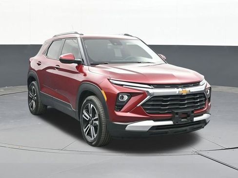 Used 2025 Chevrolet TrailBlazer LT w/ LT Cold Weather Package image 22