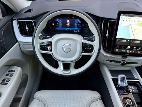 New 2026 Volvo XC60 T8 Ultra w/ Climate Package AWD/4WD image 12