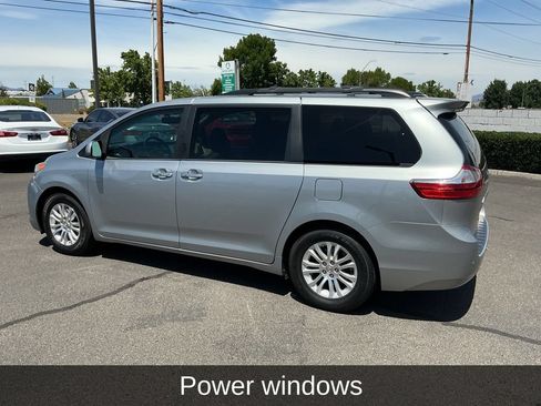 Used 2016 Toyota Sienna XLE w/ XLE Navigation Package FWD image 10