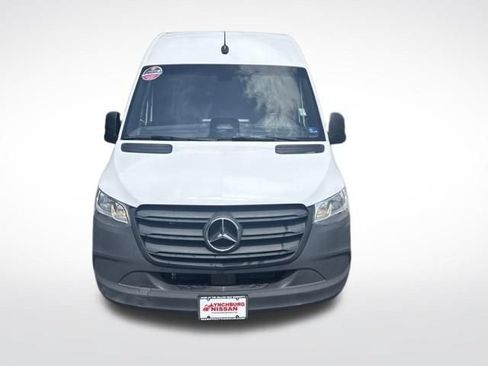 Used 2025 Mercedes-Benz Sprinter 2500 image 2