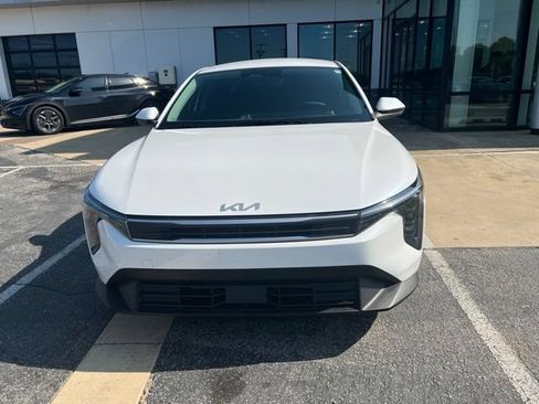 Used 2025 Kia K4 FWD image 2
