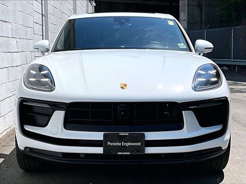 Used 2025 Porsche Macan AWD/4WD image 8