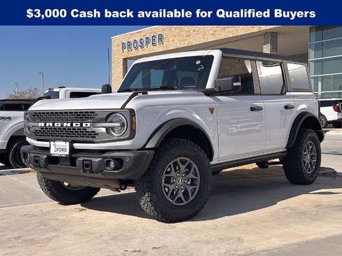 New 2025 Ford Bronco Badlands image 4