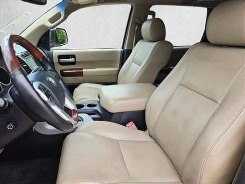 Used 2017 Toyota Sequoia Platinum AWD/4WD image 17