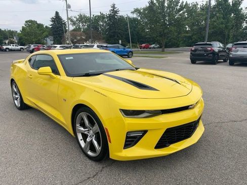Used 2018 Chevrolet Camaro SS RWD image 11