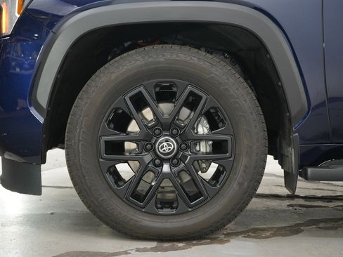 Used 2025 Toyota Sequoia Limited w/ Tow Technology Package AWD/4WD image 30