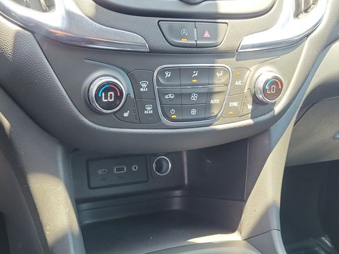 Used 2022 Chevrolet Equinox LT FWD image 26