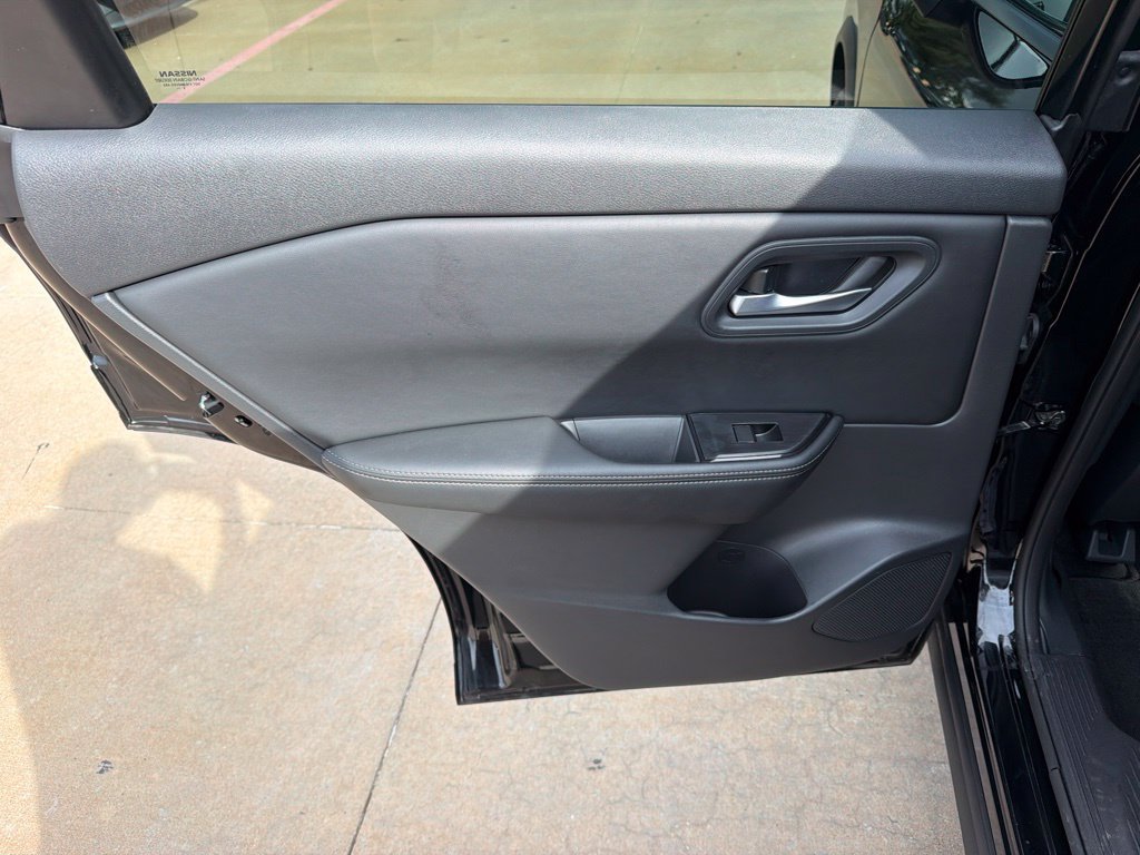 Used 2026 Nissan Rogue SV FWD image 13
