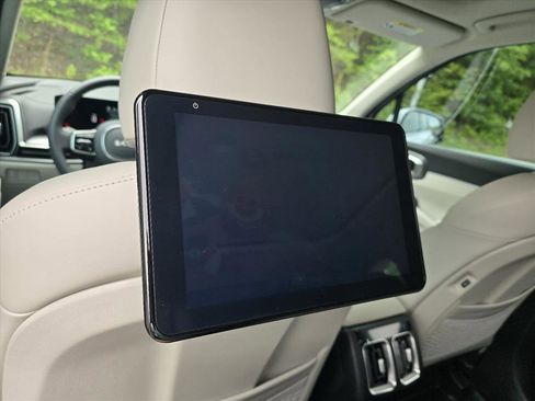 Used 2025 Kia Sorento S w/ Panoramic Sunroof Package FWD image 24