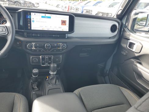 Used 2024 Jeep Wrangler Sport image 17