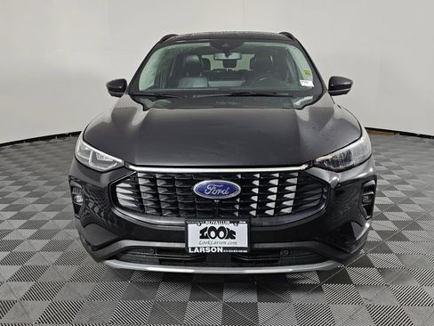 Used 2024 Ford Escape Platinum image 8