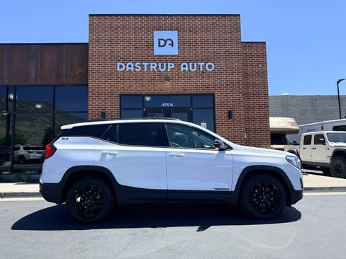 Used 2020 GMC Terrain SLE w/ Driver Convenience Package AWD/4WD image 9