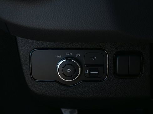 Used 2025 Mercedes-Benz Sprinter 2500 image 9