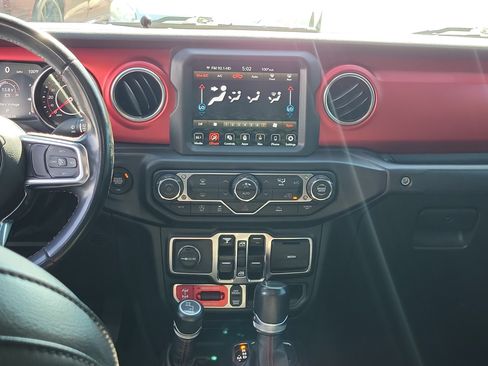 Used 2022 Jeep Gladiator Rubicon w/ LED Lighting Group AWD/4WD image 18