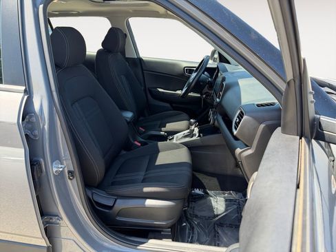 Used 2022 Hyundai Venue SEL FWD image 24