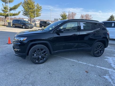 New 2026 Jeep Compass Latitude image 15