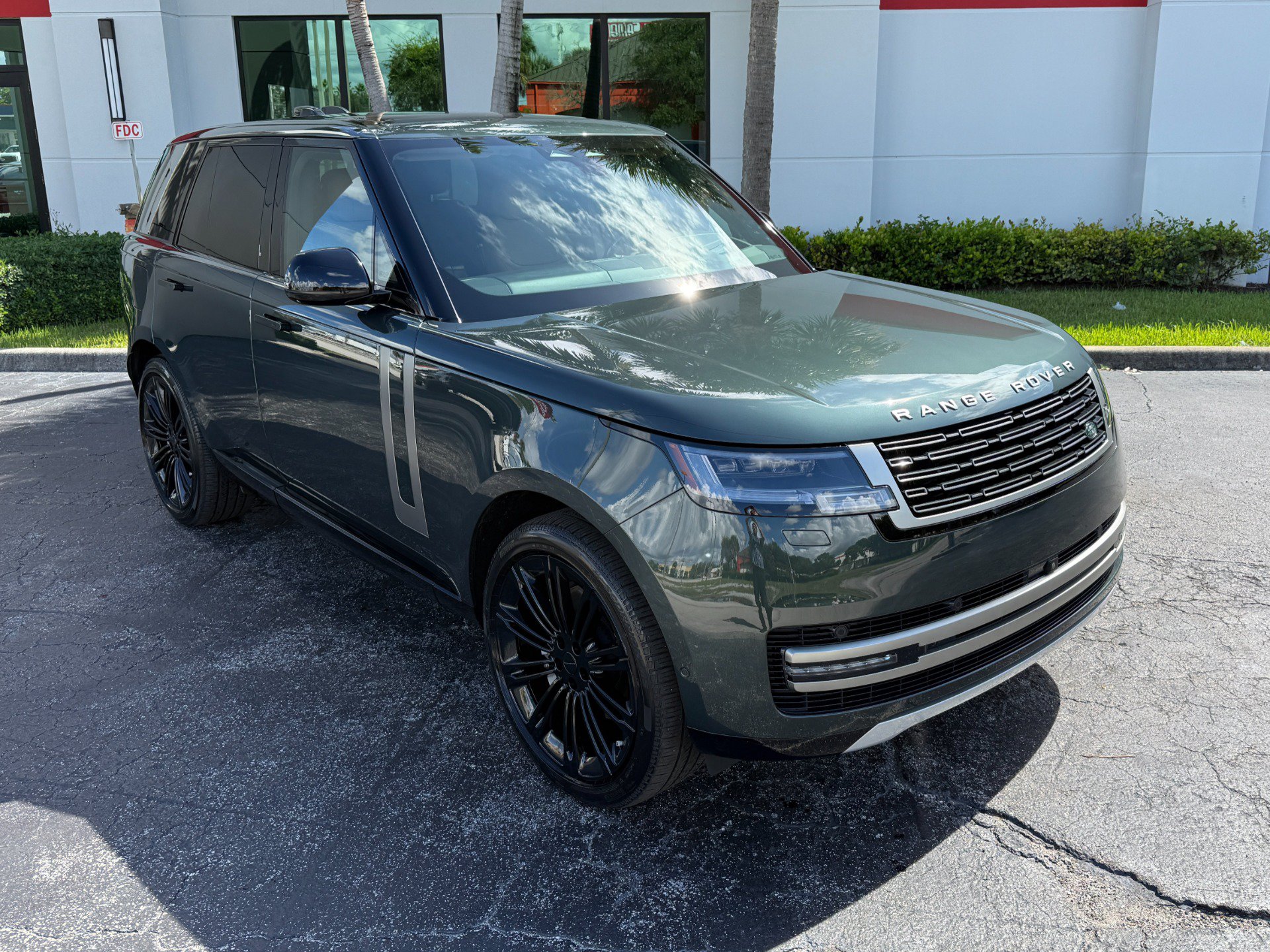 Used 2026 Land Rover Range Rover SE AWD/4WD image 7