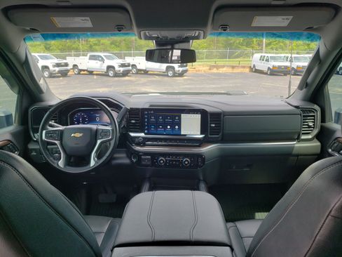 Used 2024 Chevrolet Silverado 2500 LT AWD/4WD image 35