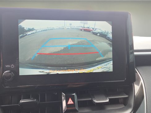 Used 2025 Toyota Corolla LE FWD image 31