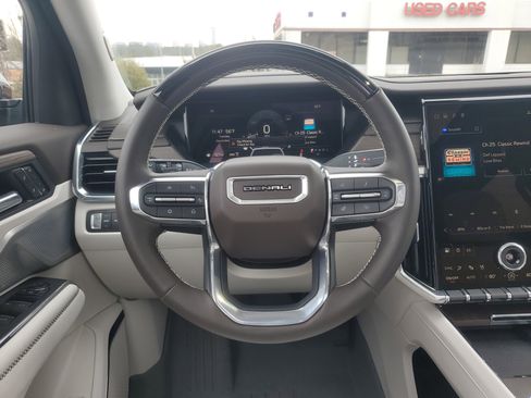 Used 2025 GMC Acadia Denali w/ Super Cruise Package image 12