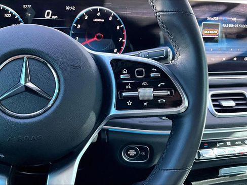 Used 2023 Mercedes-Benz GLS 450 4MATIC image 19
