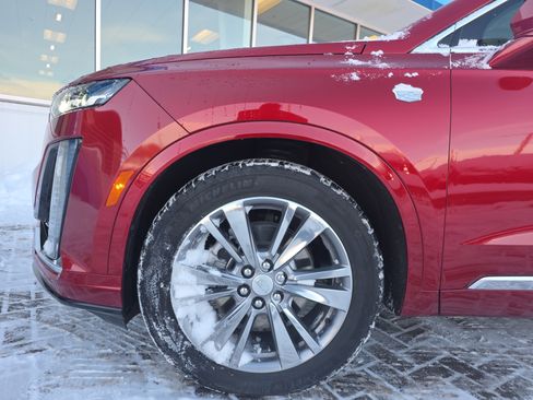 Used 2025 Cadillac XT6 Premium Luxury image 34