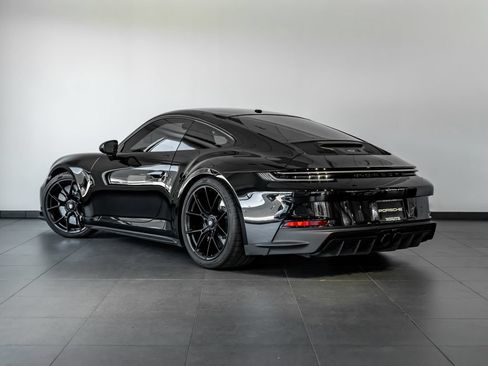 Certified 2024 Porsche 911 GT3 RWD image 3