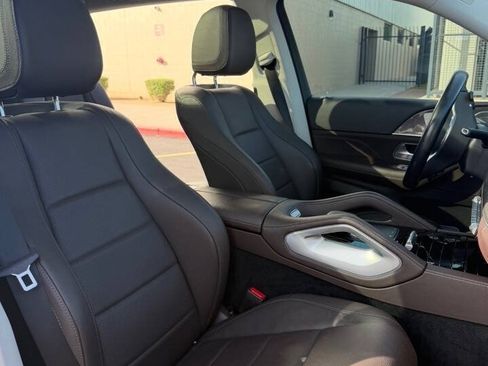 Used 2023 Mercedes-Benz GLS 450 4MATIC image 11