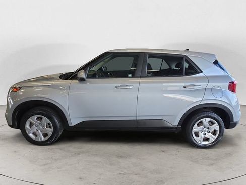 Used 2020 Hyundai Venue SE FWD image 8