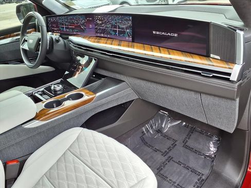 Used 2026 Cadillac Escalade Platinum Sport w/ LPO, ONYX Package AWD/4WD image 8