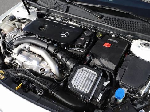 Used 2025 Mercedes-Benz CLA 250 4MATIC image 4