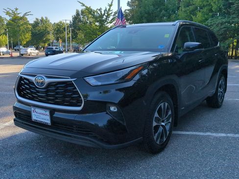 Used 2023 Toyota Highlander XLE AWD/4WD image 8