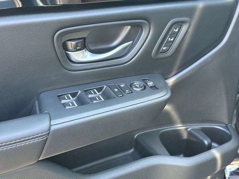 Used 2025 Honda Pilot Touring image 27