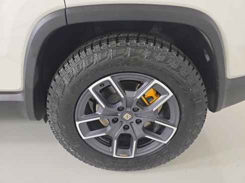 Used 2023 Rivian R1S Adventure AWD/4WD image 10