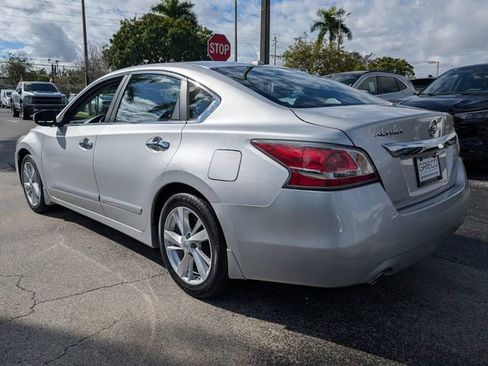 Used 2015 Nissan Altima 2.5 SV w/ Convenience Package image 5