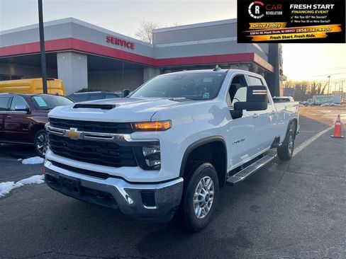 Used 2024 Chevrolet Silverado 2500 LT image 4