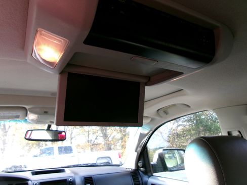 Used 2010 Toyota Sequoia Platinum image 6