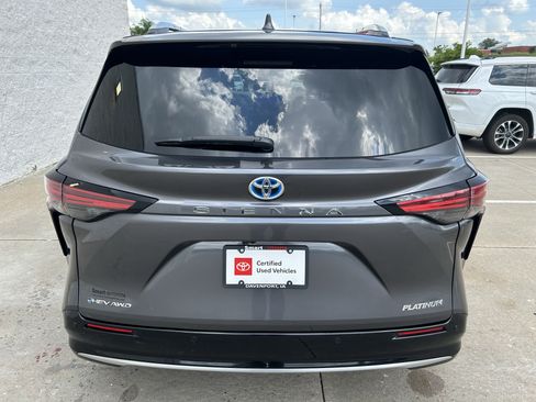 Certified 2025 Toyota Sienna Platinum AWD/4WD image 5