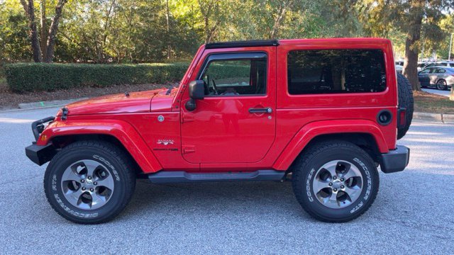 Used 2018 Jeep Wrangler Sahara w/ Connectivity Group AWD/4WD image 4