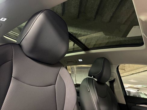 New 2026 Volkswagen Tiguan SE image 16