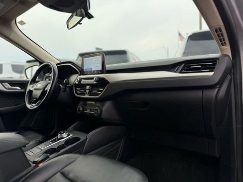 Used 2020 Ford Escape SEL image 12