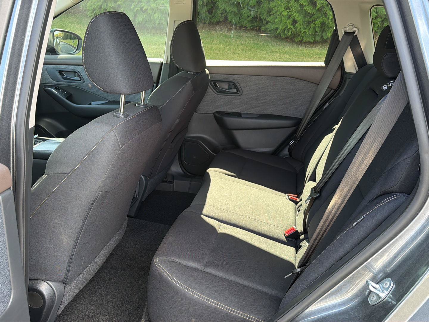 Used 2023 Nissan Rogue S AWD/4WD image 10