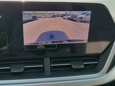 Used 2025 Chevrolet Trax RS w/ Driver Confidence Package FWD image 29