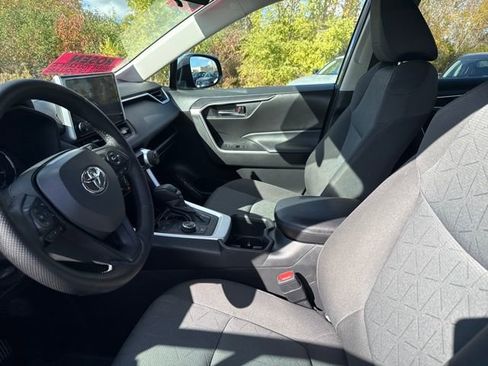 Used 2023 Toyota RAV4 AWD Hybrid image 13
