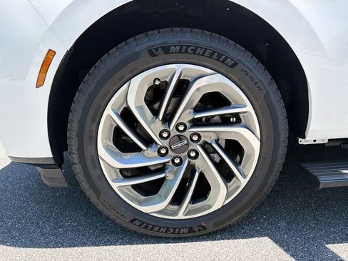 New 2026 Lincoln Navigator Reserve AWD/4WD image 12