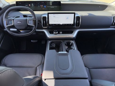 New 2025 Ford Expedition Platinum w/ Driver's Package AWD/4WD image 48