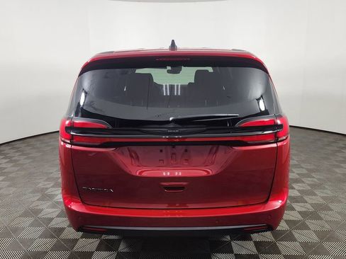 New 2026 Chrysler Pacifica Select image 6