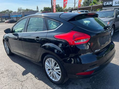 Used 2017 Ford Focus Titanium FWD image 6